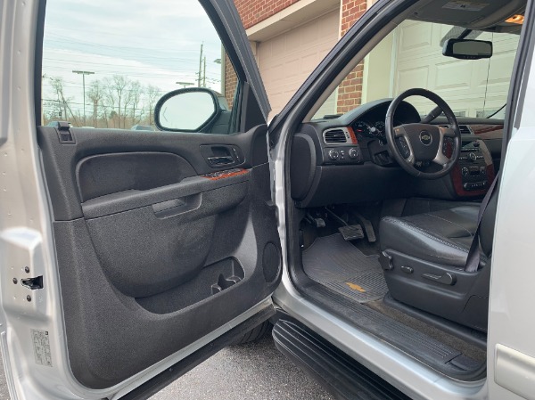 Used-2013-Chevrolet-Avalanche-LT-Black-Diamond