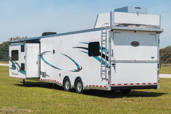 New-2020-Sundowner-2486SGM-425-Toy-Hauler