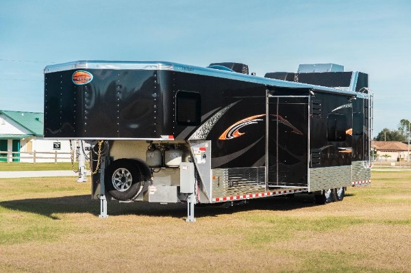 New-2019-Sundowner-Queens-Quarters-41-Toy-Hauler