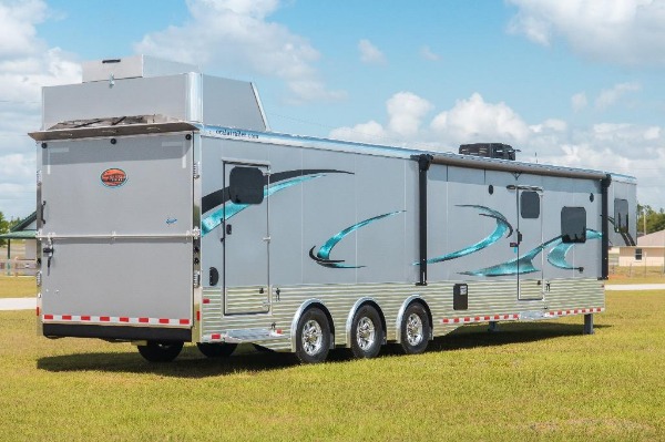 New-2020-Sundowner-B2586SGM-44-Toy-Hauler