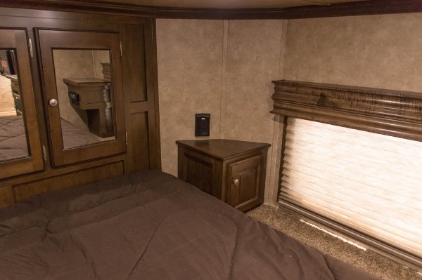 New-2019-Sundowner-2186SGM-42-Toy-Hauler