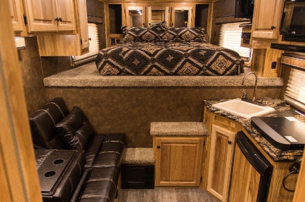 New-2019-Sundowner-1786GM-42-Toy-Hauler
