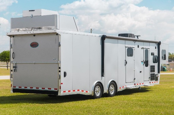 New-2020-Sundowner-1786GM-38-Toy-Hauler