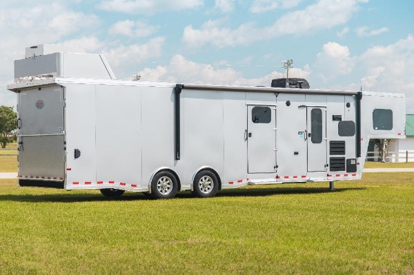 New-2020-Sundowner-1786GM-38-Toy-Hauler