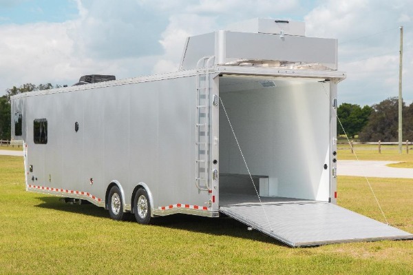 New-2020-Sundowner-1786GM-38-Toy-Hauler