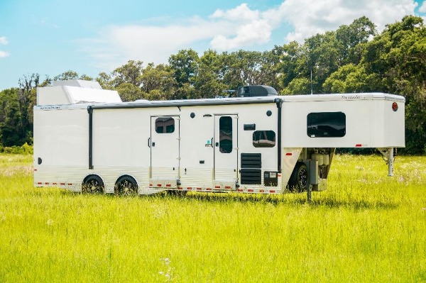 New-2019-Sundowner-1786GM-36-Toy-Hauler