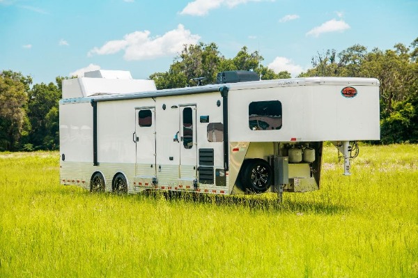 New-2019-Sundowner-1786GM-36-Toy-Hauler