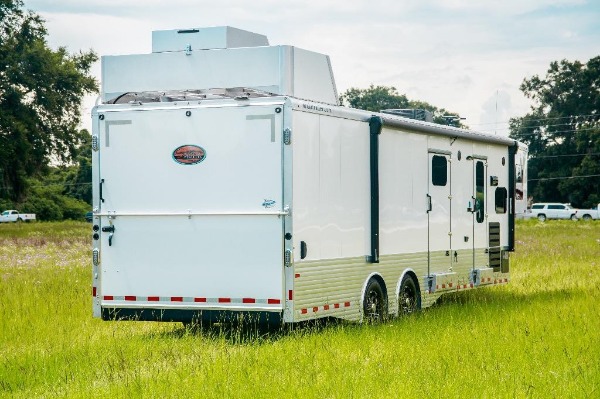 New-2019-Sundowner-1786GM-36-Toy-Hauler