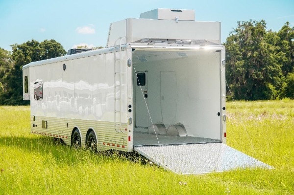 New-2019-Sundowner-1786GM-36-Toy-Hauler