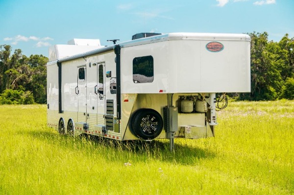 New-2019-Sundowner-1786GM-36-Toy-Hauler