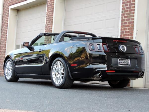 Used-2014-Ford-Mustang-GT-Premium