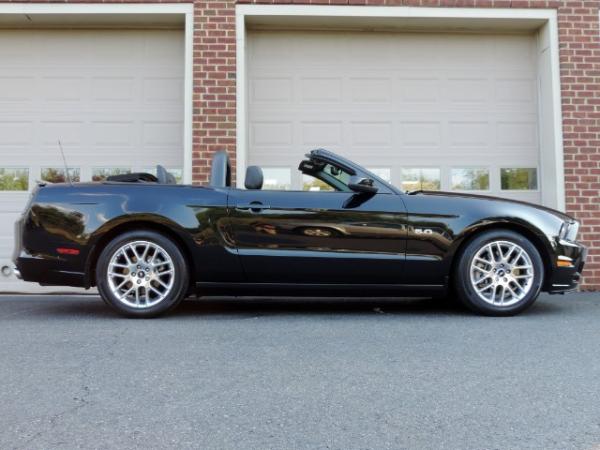 Used-2014-Ford-Mustang-GT-Premium