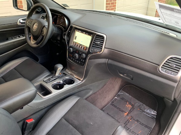 Used-2018-Jeep-Grand-Cherokee-Altitude