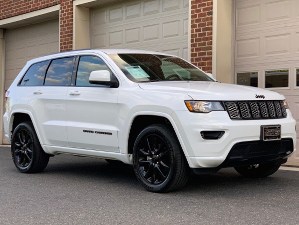 Used-2018-Jeep-Grand-Cherokee-Altitude