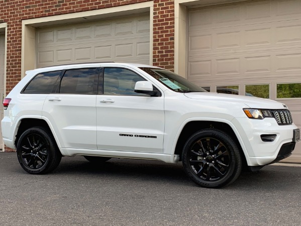 Used-2018-Jeep-Grand-Cherokee-Altitude