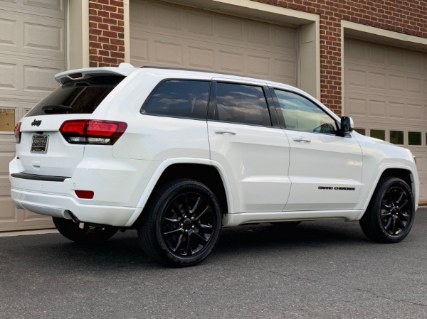 Used-2018-Jeep-Grand-Cherokee-Altitude