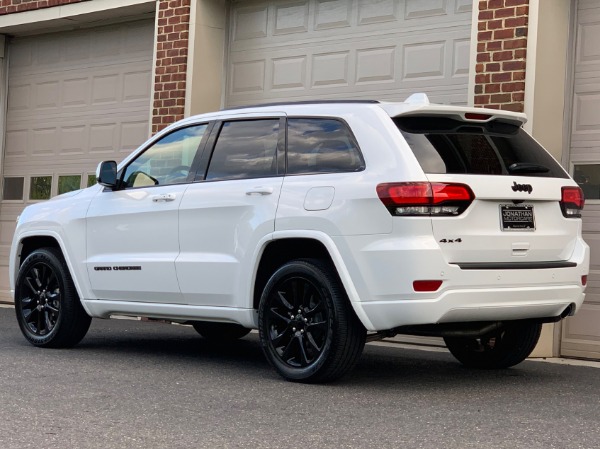 Used-2018-Jeep-Grand-Cherokee-Altitude