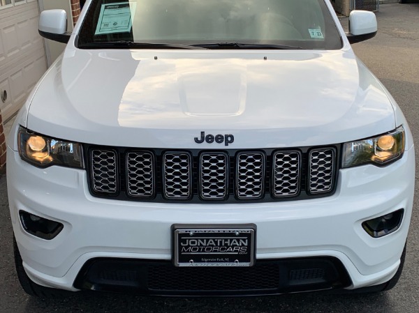 Used-2018-Jeep-Grand-Cherokee-Altitude