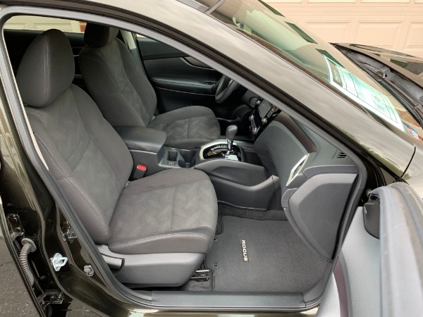 Used-2016-Nissan-Rogue-SV-Premium