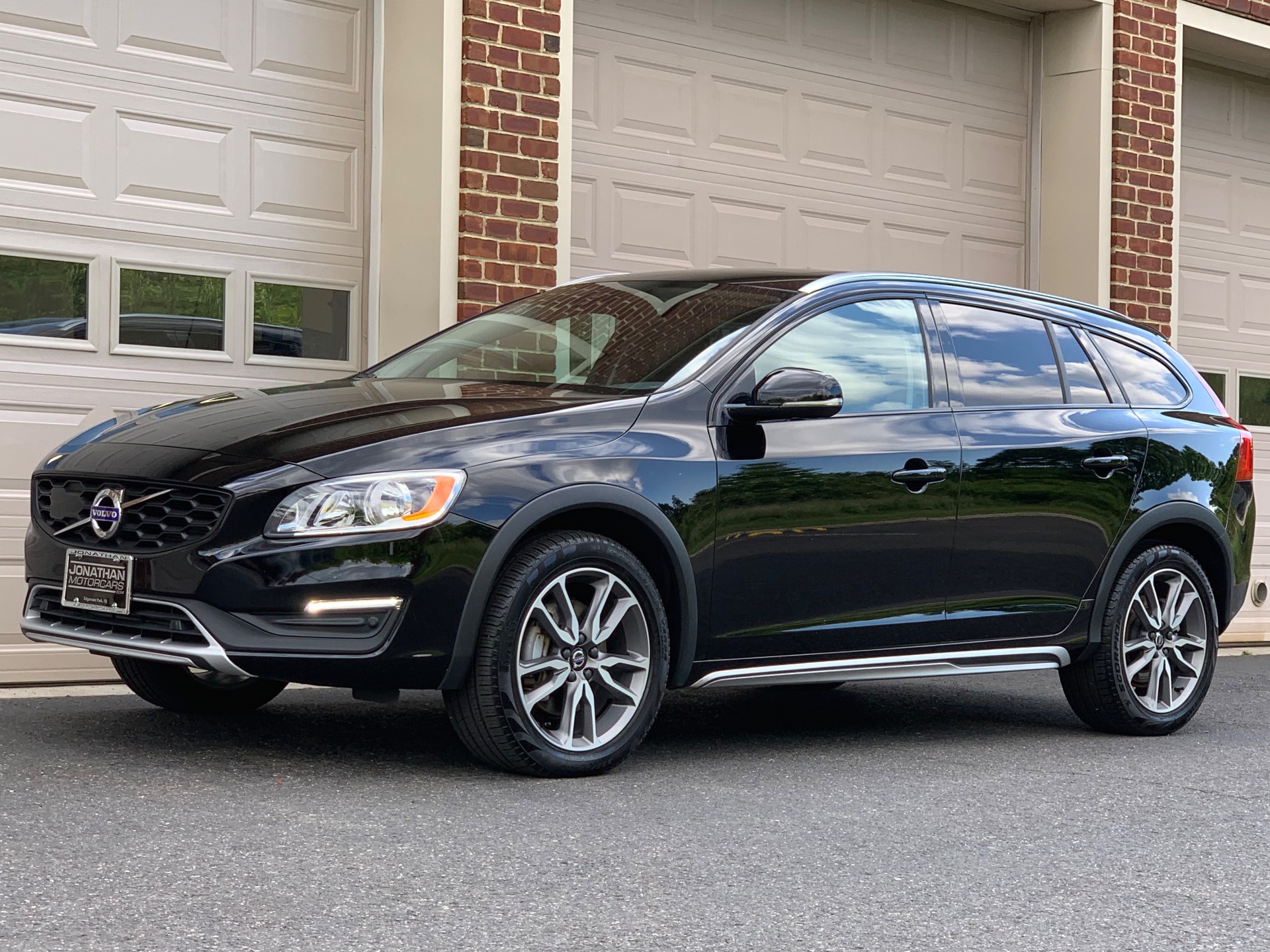 2018 Volvo V60 Cross Country T5 Premier Stock 053898 for