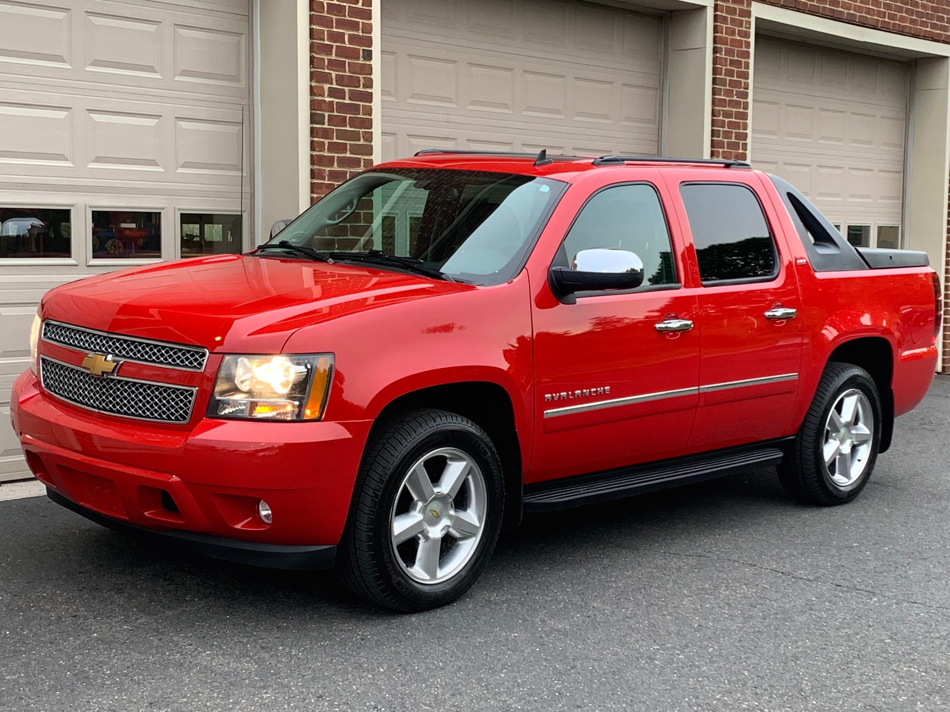 Used-2012-Chevrolet-Avalanche-LTZ-4x4.