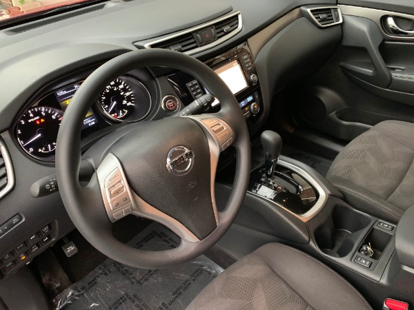 Used-2016-Nissan-Rogue-SV-Premium