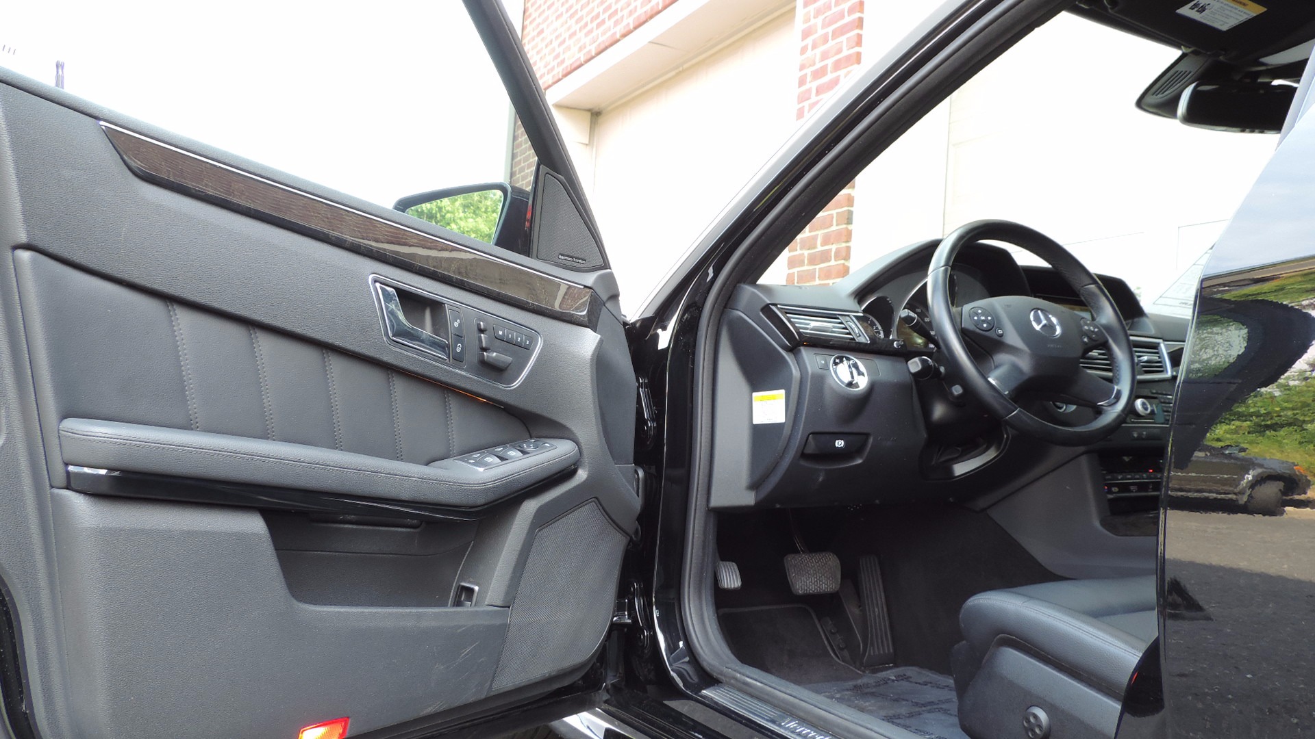 Mercedes-Benz E-Class: NECK-PRO head restraints Mercedes-Benz E-Class: NECK-PRO head restraints
