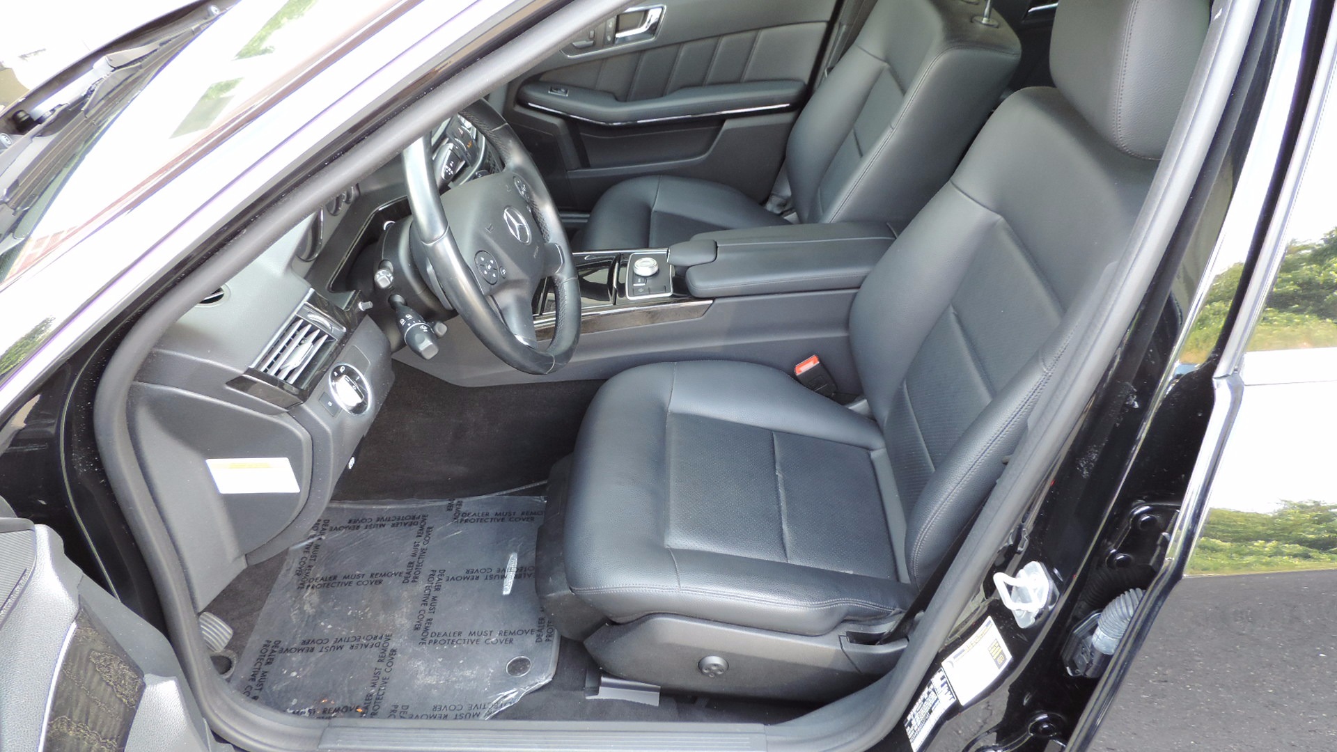 Mercedes-Benz E-Class: NECK-PRO head restraints Mercedes-Benz E-Class: NECK-PRO head restraints
