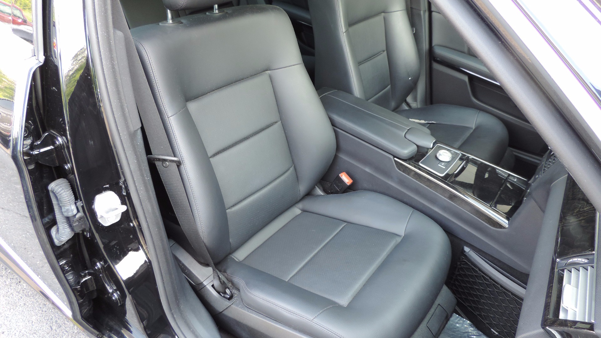 Mercedes-Benz E-Class: NECK-PRO head restraints Mercedes-Benz E-Class: NECK-PRO head restraints