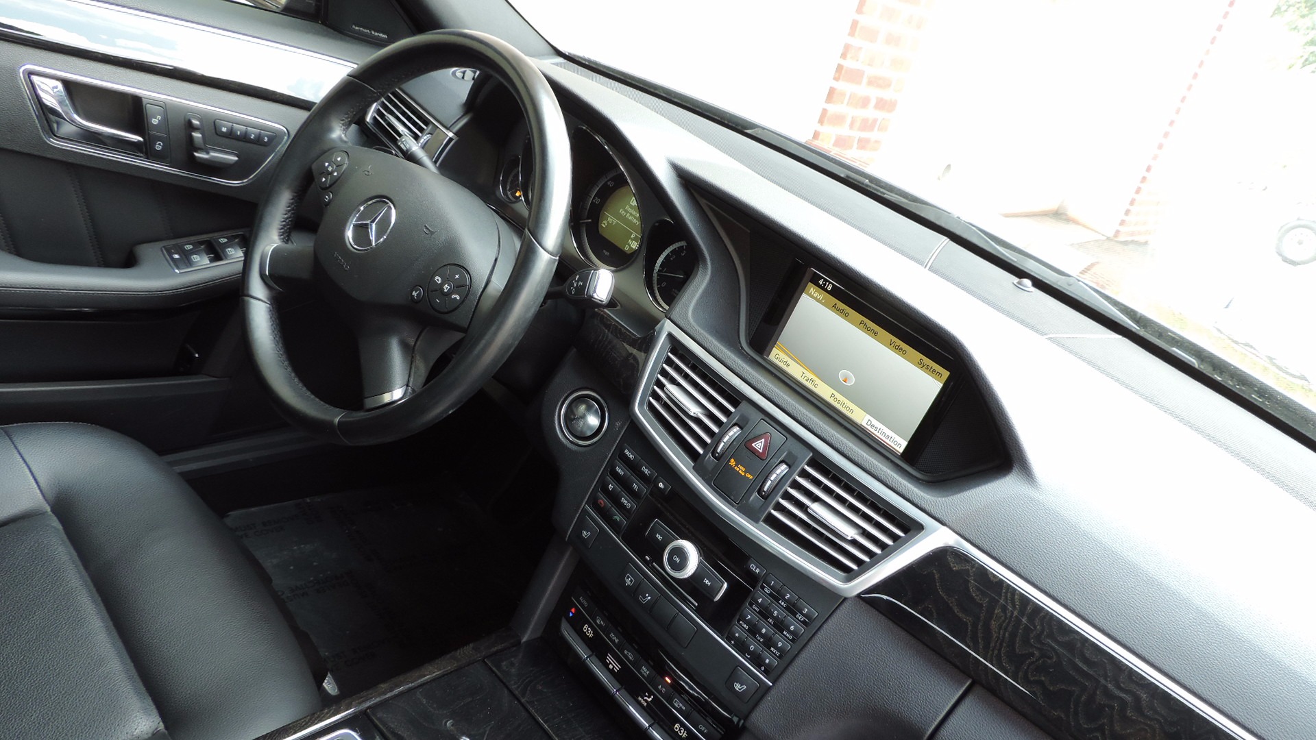 Mercedes-Benz E-Class: NECK-PRO head restraints Mercedes-Benz E-Class: NECK-PRO head restraints