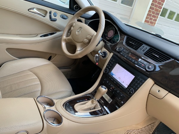 Used-2008-Mercedes-Benz-CLS-CLS-550-Diamond-White-Edition