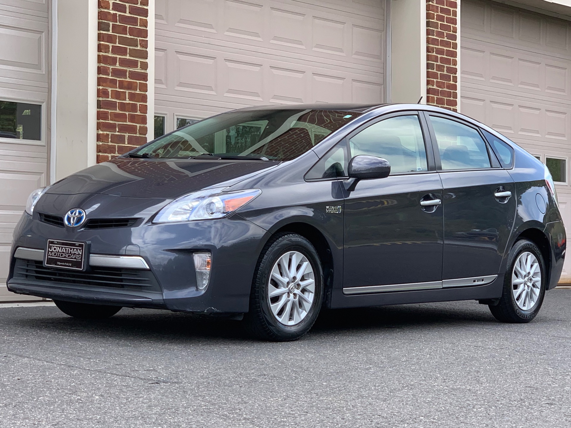 Representative image of a grey Toyota Prius