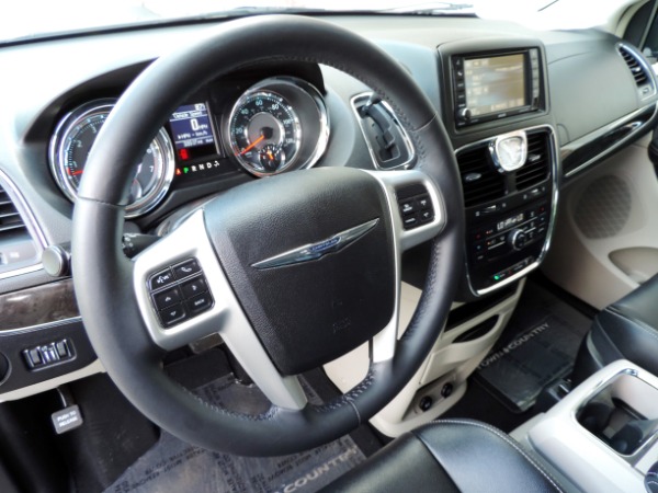 Used-2014-Chrysler-Town-and-Country-Touring