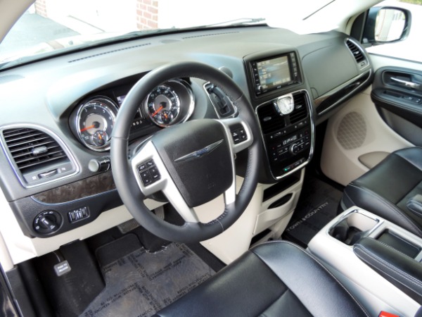 Used-2014-Chrysler-Town-and-Country-Touring