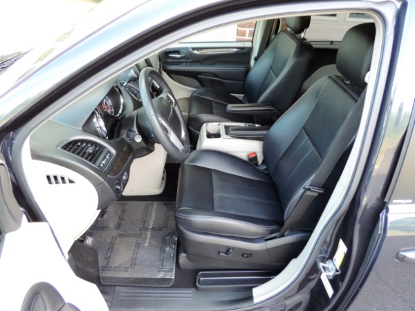 Used-2014-Chrysler-Town-and-Country-Touring