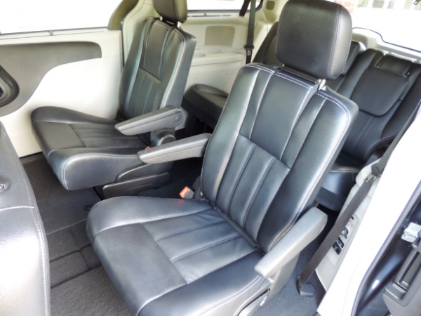 Used-2014-Chrysler-Town-and-Country-Touring