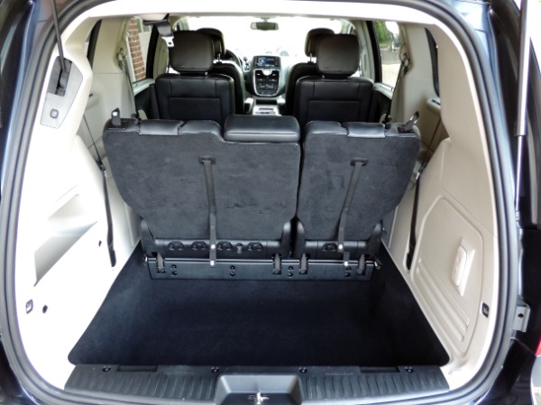 Used-2014-Chrysler-Town-and-Country-Touring
