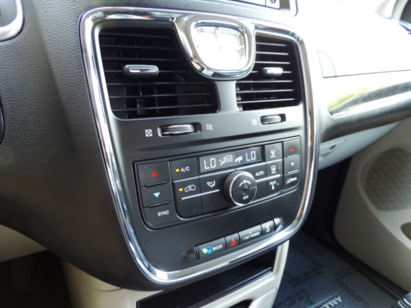 Used-2014-Chrysler-Town-and-Country-Touring