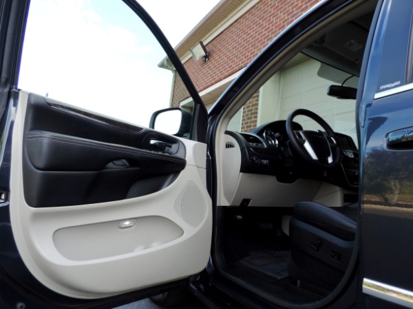 Used-2014-Chrysler-Town-and-Country-Touring