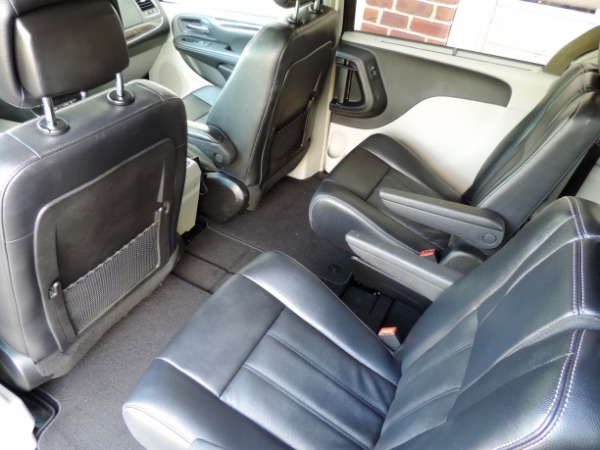 Used-2014-Chrysler-Town-and-Country-Touring