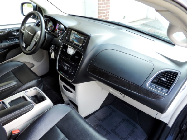 Used-2014-Chrysler-Town-and-Country-Touring