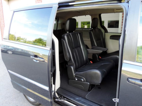 Used-2014-Chrysler-Town-and-Country-Touring