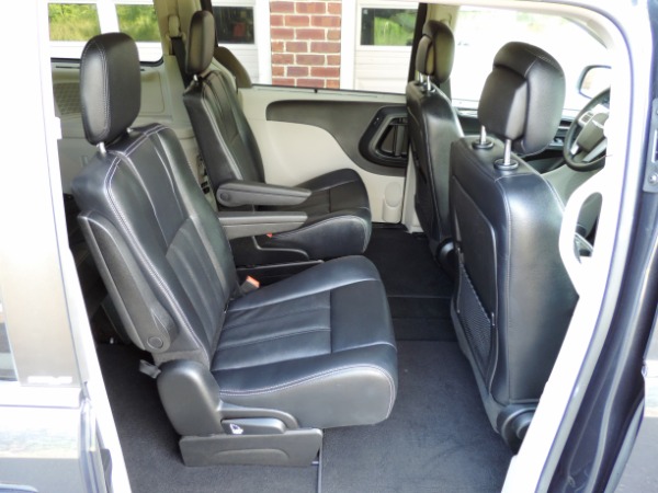 Used-2014-Chrysler-Town-and-Country-Touring