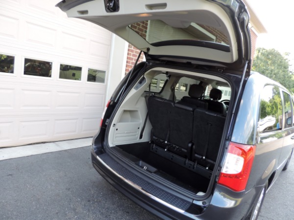 Used-2014-Chrysler-Town-and-Country-Touring
