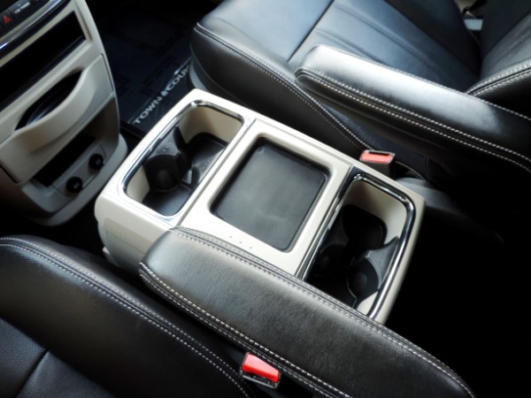 Used-2014-Chrysler-Town-and-Country-Touring