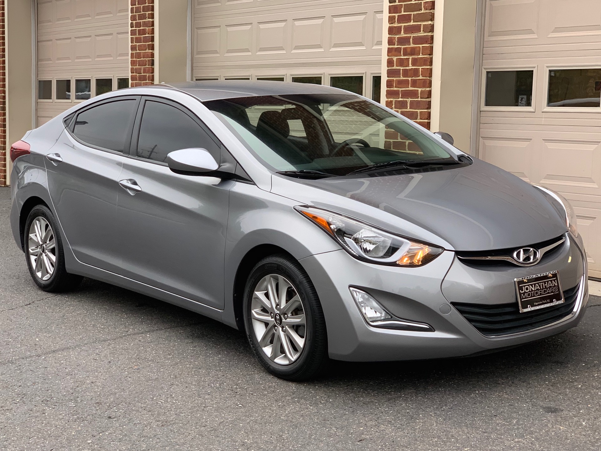 Hyundai elantra se