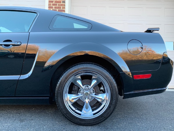 Used-2005-Ford-Mustang-GT-Premium