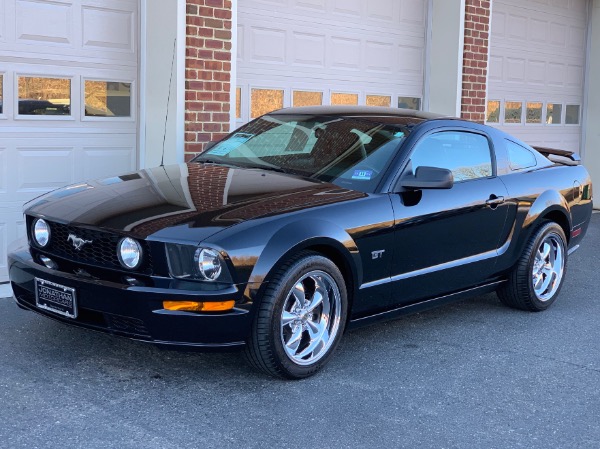 Used-2005-Ford-Mustang-GT-Premium