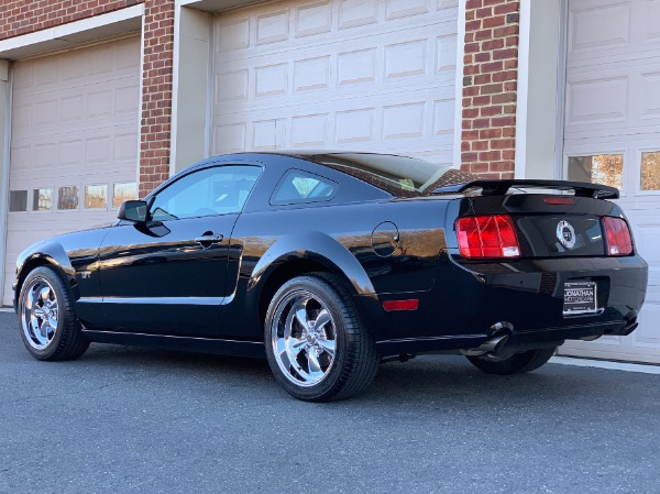 Used-2005-Ford-Mustang-GT-Premium