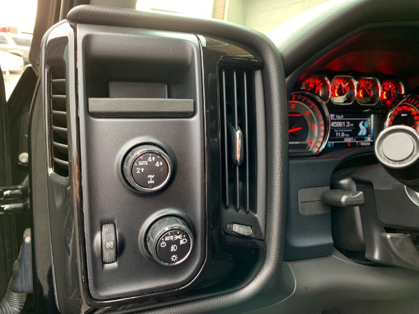 Used-2015-Chevrolet-Silverado-1500-Southern-Comfort-Black-Widow-Edition-Z71